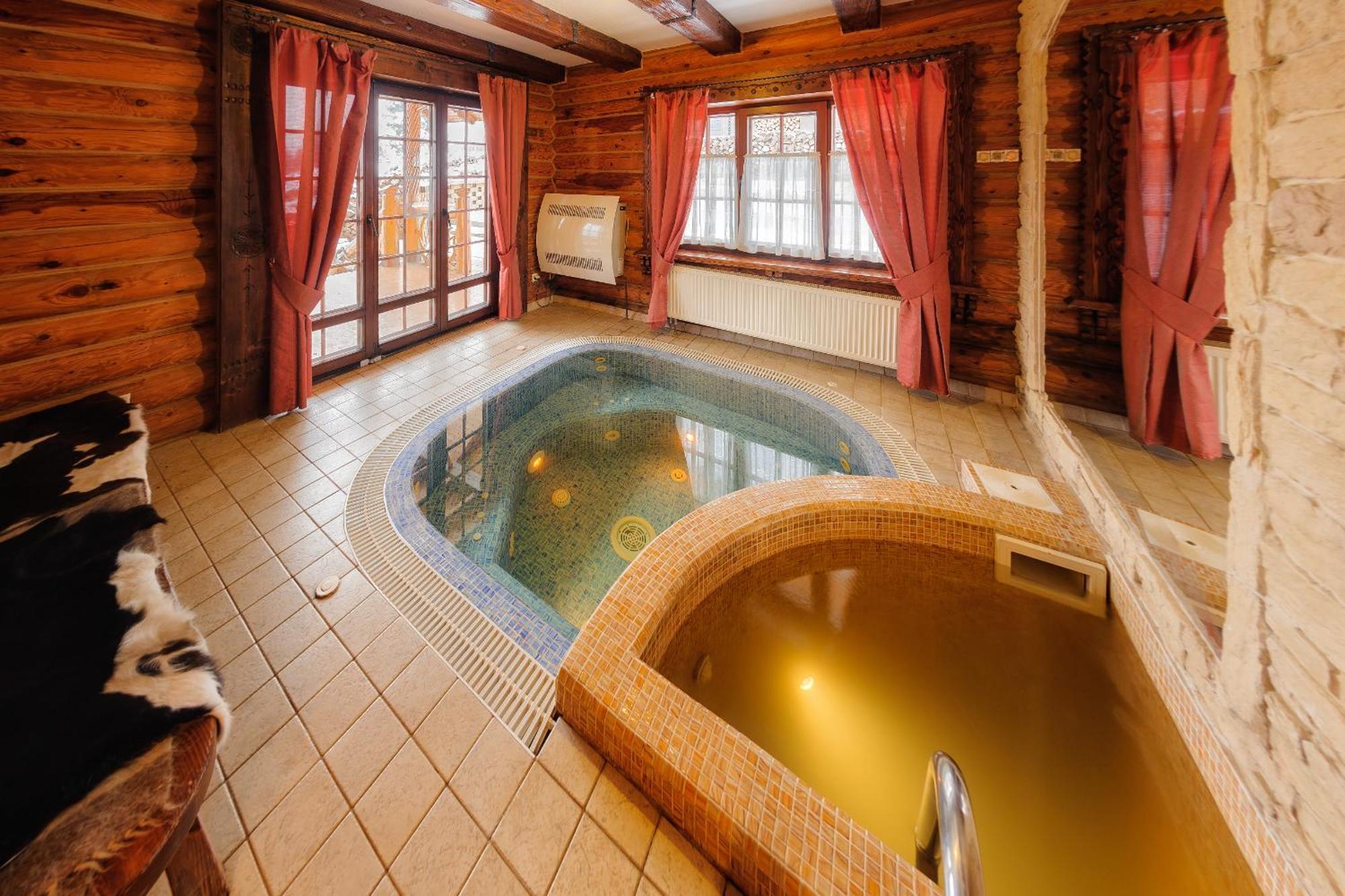 Korunka Hotel Tatariv Buitenkant foto