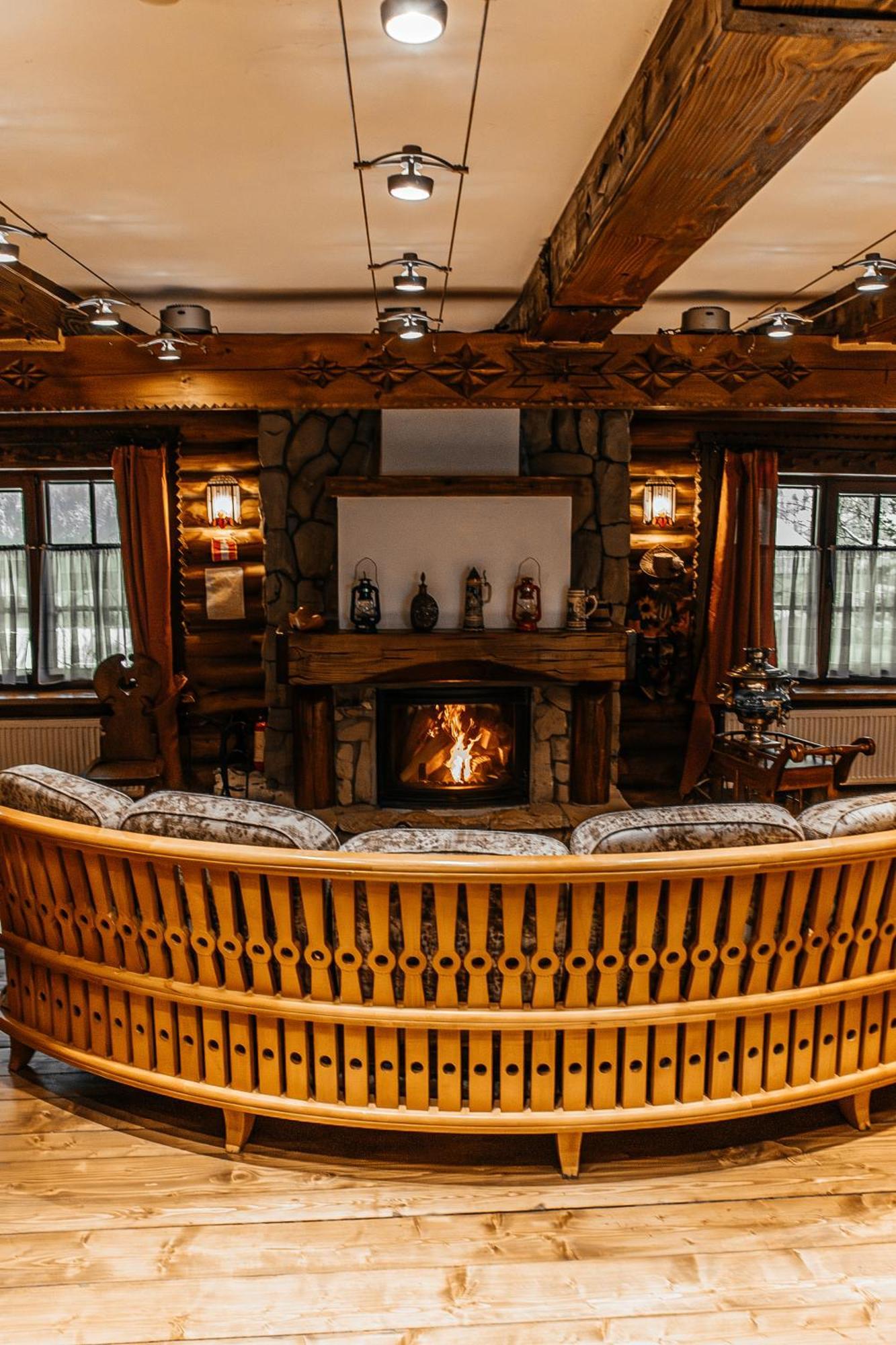 Korunka Hotel Tatariv Buitenkant foto